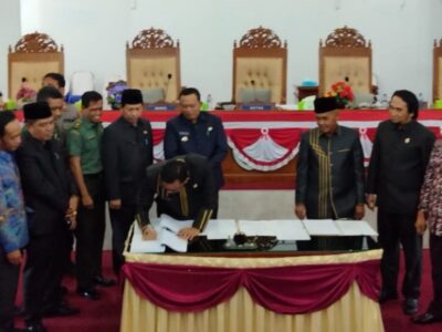 Paripurna, DPRD dan Pemkab Seluma Sepakati APBD 2023
