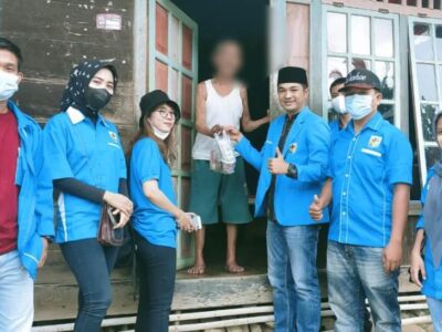 Sambut HUT ke-49, KNPI Lebong Sumbang Buku untuk Anak-anak