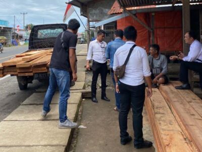 Polres Rejang Lebong Tangkap Puluhan Potong Kayu Ilegal