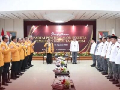 Daftar ke KPU RI, Ketum Hanura OSO Bawa Cinderamata Asal Bengkulu
