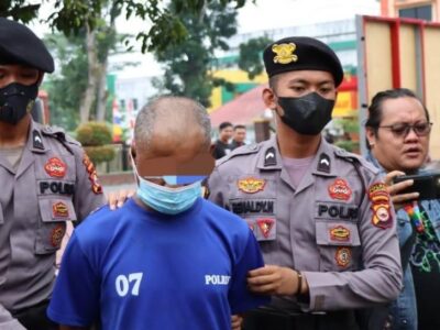 Ditinggal Istri, Khatib Masjid Lampiaskan Hasrat ke Anak Kandung