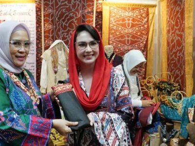 Arumi Bacshin Ungkap Masa Lalunya dengan Kain Besurek Bengkulu