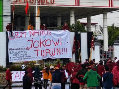 Aksi Demo AMM Bengkulu: BBM Naik, Jokowi Turun