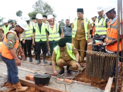 Bupati Erwin Letakkan Batu Pertama Pembangunan Gedung Pengadilan Agama Tais