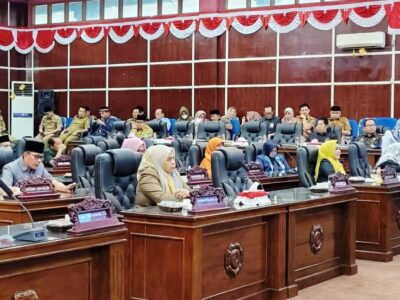 Sembilan Fraksi DPRD Kota Bengkulu Setujui Raperda Perubahan APBD 2022 Dilanjutkan
