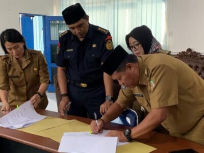 Kadis DKP Serahkan Bantuan Mobil Thermoking untuk Nelayan Seluma