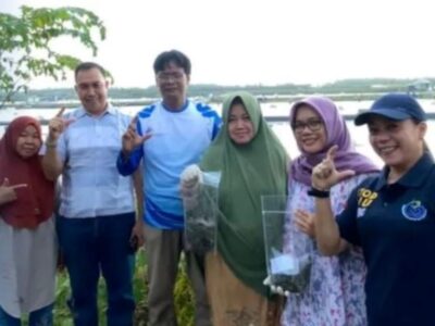Tim DKP Provinsi Bengkulu Monitoring Residu Tambak Udang Dua Putra