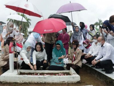 Jelang Puncak PHI, Menteri PPPA Ziarahi TMP Balai Buntar Bengkulu