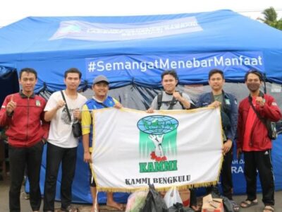 Bantu Sembako untuk Korban Banjir, KAMMI Bengkulu Minta Tambang Ditutup