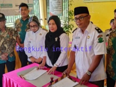 Sertijab Pjs Kades Talang Ulu Lebong Ditandai dengan Pemberian Cenderamata