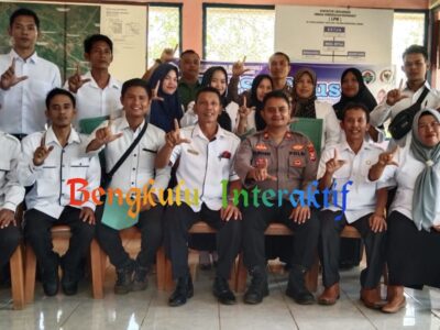 Lantik 10 Perangkat Desa, Pjs Kades Sukau Datang I Minta Saling Bersinergi