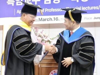 Rohidin Mersyah Terima Anugerah Profesor dari Kampus Korea Selatan