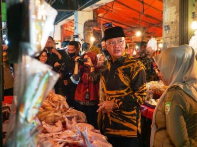 Gubernur Rohidin Turun Langsung Cek Pasar Pastikan Stok Sembako Aman