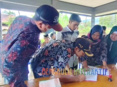 Sahkan APBDes Tahun 2023, Pjs Kades Deneu Lebong Ajak Warga Bersama Mengawasi