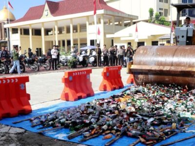 Ribuan Botol Miras Hasil Operasi Pekat Dimusnahkan Polda Bengkulu
