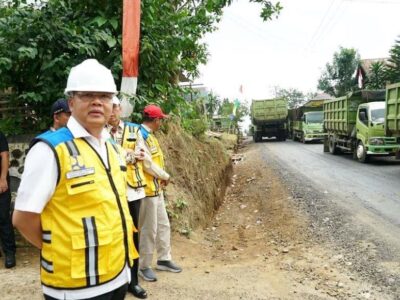 Gubernur Rohidin Pastikan Jalan Poros Bengkulu Utara Tuntas Usai Lebaran