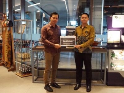 CSR Day Mercure Bengkulu, Bersihkan Rumah Ibadah hingga Bagikan Ratusan Injil