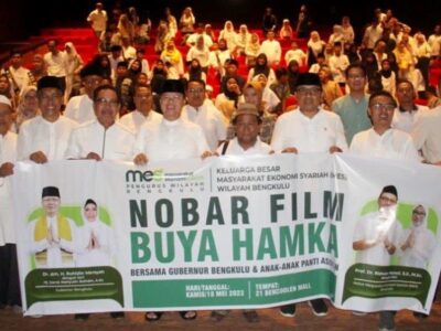 Gubernur Rohidin Ajak Anak Panti Teladani Sosok Buya Hamka