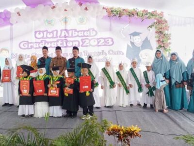 Asisten III Pemprov Bengkulu Lepas Lulusan Sekolah IT Ulul Albaab
