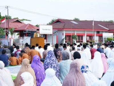 Gubernur Rohidin Sholat Iduladha 1444 H di Alun-Alun Kota Tais Seluma