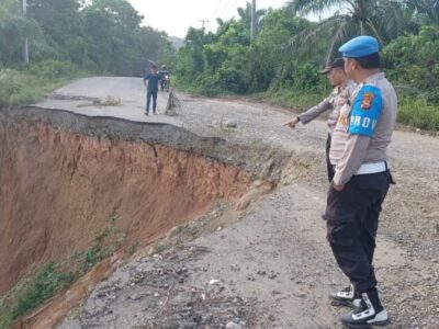 Abrasi Jalan Penghubung Bengkulu-Sumbar Makin Parah, Warga Diminta Waspada