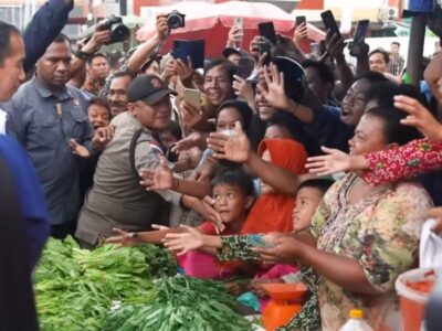 Menangis hingga Histeris, Inilah Ekspresi Warga Bengkulu Saat Bertemu Presiden