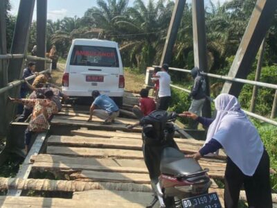 Ini Kisah Perjuangan Nakes di Ulu Talo Seluma Nekat Lalui Jembatan Rusak Demi ke Posyandu