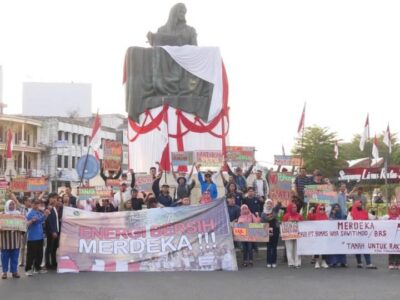 Aksi Kreatif Sambut HUT RI ke-78: Masyarakat Tuntut Energi Bersih, Stop PLTU