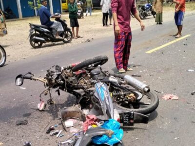 Gagal Nyalip, Pemotor Tewas Tabrak Truk di Seluma