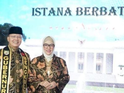 Gubernur Rohidin Bangga Pakai Batik Besurek Jahitan Lokal di Istana Negara