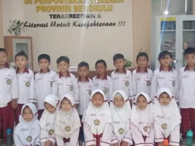 DPK Provinsi Bengkulu Kenalkan Fasilitas Perpustakaan ke Siswa SDIT Insan Kamil
