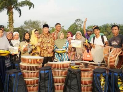 Kunker Gubernur Rohidin di Benteng:  Serahkan Bantuan Alsintan, Alat Kesenian dan Bedah Rumah