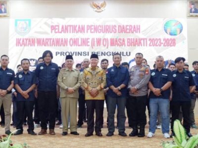 Hadiri Pelantikan IWO Bengkulu, Gubernur Rohidin Ingatakan Profesionalitas Wartawan