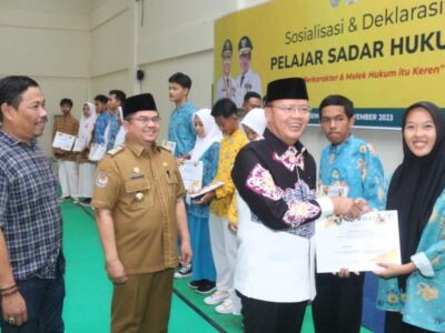 Gubernur Rohidin Ajak Pelajar Melek Hukum Hadapi Era Digital