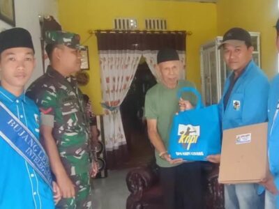 Peringati Hari Pahlawan, KNPI Lebong Bagikan Sembako untuk 29 Veteran