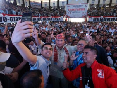 Hadir di Bengkulu, Raffi Ahmad Disambut Histris Pendukung Prabowo