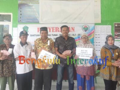 Pemdes Ujung Tanjung I Lebong Salurkan BLT untuk 47 Keluarga Penerima Manfaat