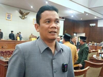 Dinas Pariwisata Diminta Seriusi Penertiban Pantai Panjang