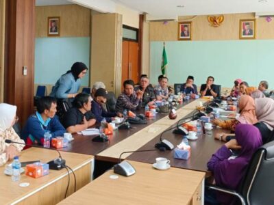 Komisi IV Gelar Hearing Bersama Forum PTT Tenaga Administrator Sekolah