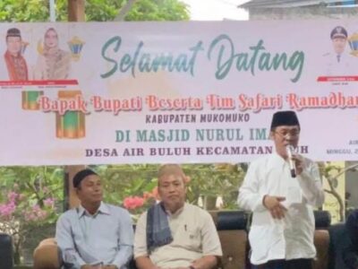 Warga Ipuh Sambut Safari Ramadan Bupati  Sapuan, Ada CSR dan Bantuan Anak Yatim