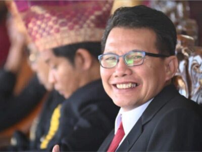 Sang Bankir yang Rocker dan Cinta Bola untuk Lebong Masa Depan
