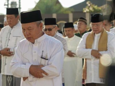 Shalat Ied di Masjid Raya Baitul Izzah, Gubernur Rohidin Tekankan Nilai Ibadah Berkualitas