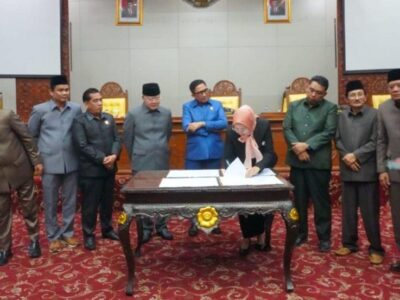 DPRD Provinsi Bengkulu Sahkan Raperda Perpustakaan dan Kearsipan