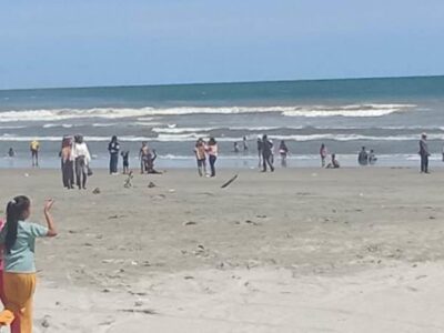 Gratis Biaya Masuk, Pantai Cemoru Sewu di Seluma Diserbu Pengunjung