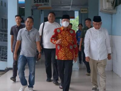 Gubernur Rohidin Kunjungi RSUD M.Yunus Besuk Guru Alami Kecelakaan Saat Bertugas