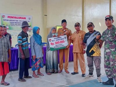 Pemdes Air Dikit Salurkan BLT-DD, KPM Diingatkan Bijak Gunakan Bantuan