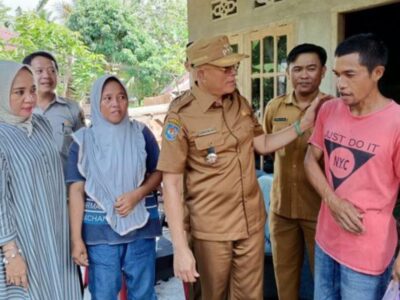 Bupati Gusnan Mulyadi Sambangi Korban Kebakaran di Desa Padang Nibung