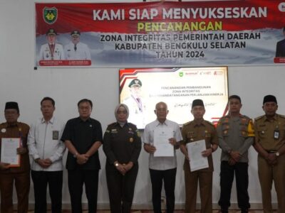 Bupati Gusnan Mulyadi Tandatangani Zona Integritas  WBK dan WBBM
