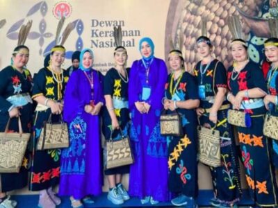 Ketua TP PKK Bangga Lebong Pamerkan Produk Unggulan di HUT Ke-44 Dekranas