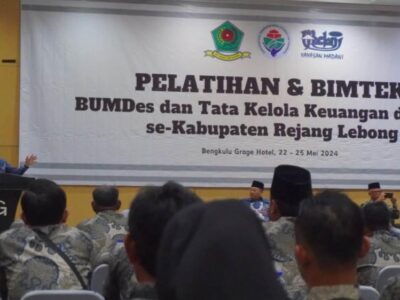 Gubernur Rohidin: Kelola Keuangan dengan Baik, Gali Potensi Pendapatan Desa